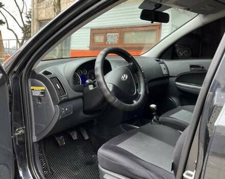 Черный Хендай i30, объемом двигателя 1.4 л и пробегом 174 тыс. км за 6000 $, фото 3 на Automoto.ua