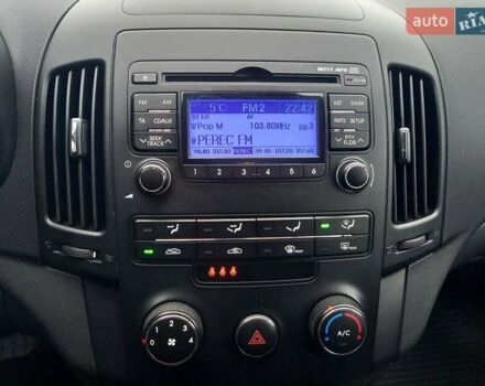 Черный Хендай i30, объемом двигателя 1.4 л и пробегом 216 тыс. км за 6300 $, фото 28 на Automoto.ua