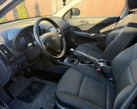 Хендай i30 2009 в Борисполе на Automoto.ua Черный Хендай i30, объемом двигателя 1.6 л и пробегом 229 тыс. км за 7000 $, фото 9 на Automoto.ua