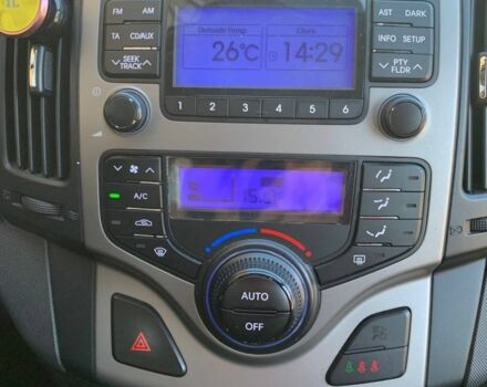 Черный Хендай i30, объемом двигателя 1.6 л и пробегом 189 тыс. км за 6950 $, фото 10 на Automoto.ua