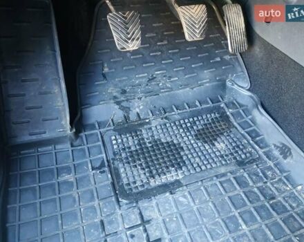 Черный Хендай i30, объемом двигателя 1.4 л и пробегом 158 тыс. км за 5600 $, фото 15 на Automoto.ua