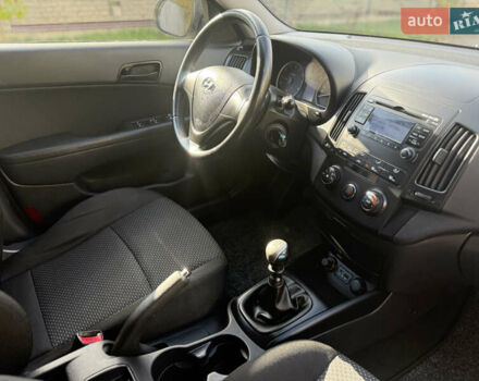 Хендай i30 2009 в Борисполе на Automoto.ua Черный Хендай i30, объемом двигателя 1.4 л и пробегом 146 тыс. км за 6800 $, фото 25 на Automoto.ua
