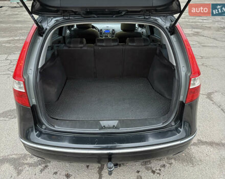 Черный Хендай i30, объемом двигателя 1.6 л и пробегом 265 тыс. км за 5900 $, фото 17 на Automoto.ua