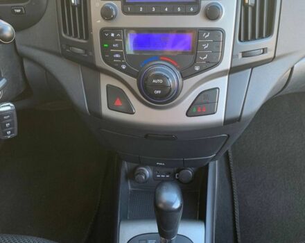 Черный Хендай i30, объемом двигателя 1.6 л и пробегом 189 тыс. км за 6950 $, фото 11 на Automoto.ua