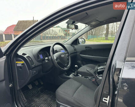 Черный Хендай i30, объемом двигателя 1.4 л и пробегом 199 тыс. км за 5599 $, фото 33 на Automoto.ua