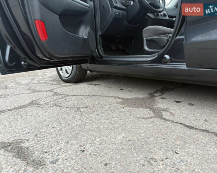 Черный Хендай i30, объемом двигателя 1.6 л и пробегом 265 тыс. км за 5900 $, фото 15 на Automoto.ua