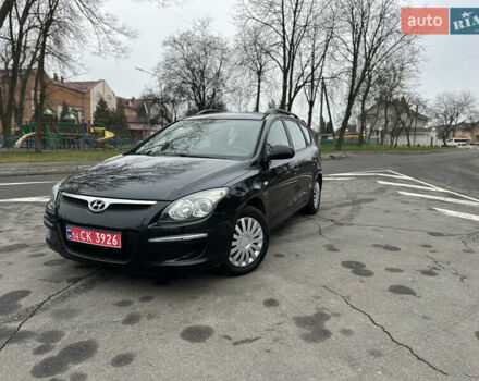 Черный Хендай i30, объемом двигателя 1.4 л и пробегом 199 тыс. км за 5599 $, фото 6 на Automoto.ua
