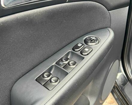 Черный Хендай i30, объемом двигателя 1.6 л и пробегом 265 тыс. км за 6200 $, фото 11 на Automoto.ua