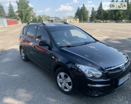 Черный Хендай i30, объемом двигателя 1.4 л и пробегом 92 тыс. км за 5800 $, фото 4 на Automoto.ua