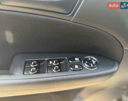 Хендай i30 2009 в Борисполе на Automoto.ua Черный Хендай i30, объемом двигателя 1.4 л и пробегом 146 тыс. км за 6800 $, фото 13 на Automoto.ua