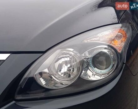 Черный Хендай i30, объемом двигателя 1.4 л и пробегом 216 тыс. км за 6300 $, фото 44 на Automoto.ua