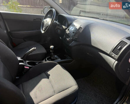 Хендай i30 2009 в Борисполе на Automoto.ua Черный Хендай i30, объемом двигателя 1.4 л и пробегом 146 тыс. км за 6800 $, фото 24 на Automoto.ua