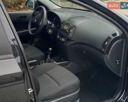 Черный Хендай i30, объемом двигателя 1.4 л и пробегом 216 тыс. км за 6300 $, фото 29 на Automoto.ua
