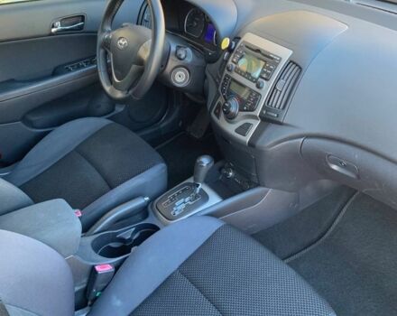 Черный Хендай i30, объемом двигателя 1.6 л и пробегом 189 тыс. км за 6950 $, фото 6 на Automoto.ua