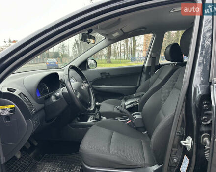 Черный Хендай i30, объемом двигателя 1.4 л и пробегом 199 тыс. км за 5599 $, фото 34 на Automoto.ua
