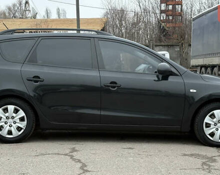 Черный Хендай i30, объемом двигателя 1.6 л и пробегом 265 тыс. км за 5900 $, фото 8 на Automoto.ua