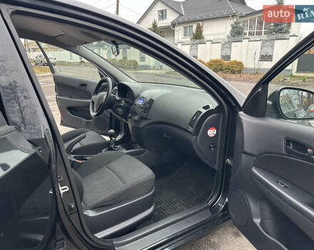 Черный Хендай i30, объемом двигателя 1.4 л и пробегом 199 тыс. км за 5599 $, фото 44 на Automoto.ua