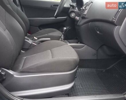 Черный Хендай i30, объемом двигателя 1.4 л и пробегом 216 тыс. км за 6300 $, фото 31 на Automoto.ua