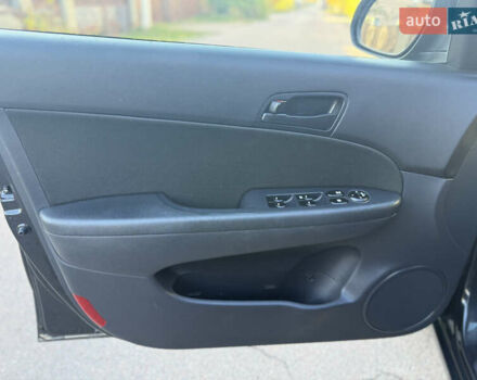 Хендай i30 2009 в Борисполе на Automoto.ua Черный Хендай i30, объемом двигателя 1.6 л и пробегом 229 тыс. км за 7000 $, фото 24 на Automoto.ua