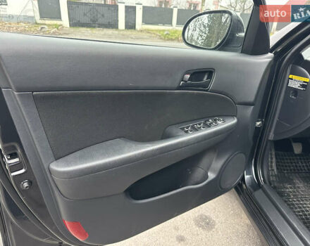 Черный Хендай i30, объемом двигателя 1.4 л и пробегом 199 тыс. км за 5599 $, фото 31 на Automoto.ua