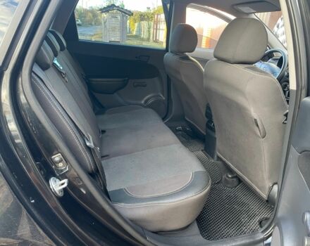 Черный Хендай i30, объемом двигателя 1.6 л и пробегом 262 тыс. км за 5600 $, фото 9 на Automoto.ua