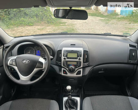 Чорний Хендай i30, об'ємом двигуна 1.59 л та пробігом 247 тис. км за 6250 $, фото 46 на Automoto.ua