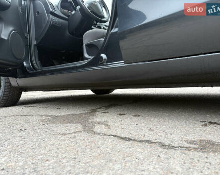 Черный Хендай i30, объемом двигателя 1.6 л и пробегом 265 тыс. км за 5900 $, фото 14 на Automoto.ua