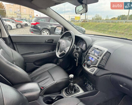 Черный Хендай i30, объемом двигателя 1.6 л и пробегом 187 тыс. км за 6900 $, фото 29 на Automoto.ua