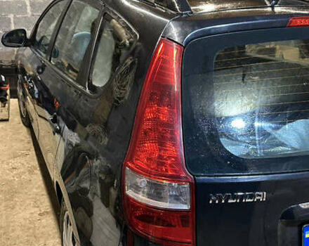 Черный Хендай i30, объемом двигателя 1.58 л и пробегом 243 тыс. км за 5500 $, фото 5 на Automoto.ua