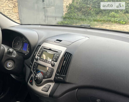 Чорний Хендай i30, об'ємом двигуна 1.59 л та пробігом 247 тис. км за 6250 $, фото 43 на Automoto.ua