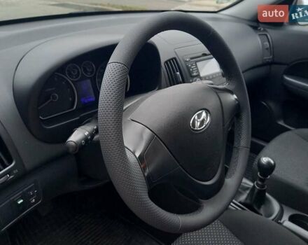 Черный Хендай i30, объемом двигателя 1.4 л и пробегом 216 тыс. км за 6300 $, фото 16 на Automoto.ua