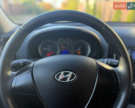 Хендай i30 2009 в Борисполе на Automoto.ua Черный Хендай i30, объемом двигателя 1.6 л и пробегом 229 тыс. км за 7000 $, фото 27 на Automoto.ua