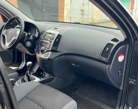 Черный Хендай i30, объемом двигателя 1.6 л и пробегом 265 тыс. км за 6200 $, фото 13 на Automoto.ua