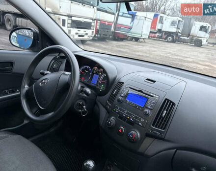 Черный Хендай i30, объемом двигателя 1.6 л и пробегом 265 тыс. км за 5900 $, фото 18 на Automoto.ua