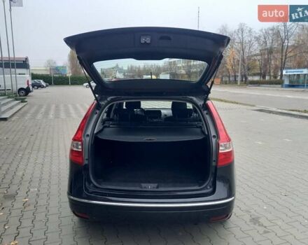 Черный Хендай i30, объемом двигателя 1.4 л и пробегом 216 тыс. км за 6300 $, фото 7 на Automoto.ua