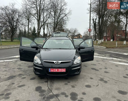 Черный Хендай i30, объемом двигателя 1.4 л и пробегом 199 тыс. км за 5599 $, фото 48 на Automoto.ua