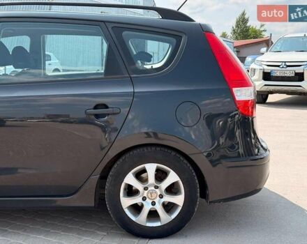 Черный Хендай i30, объемом двигателя 1.4 л и пробегом 223 тыс. км за 5300 $, фото 8 на Automoto.ua