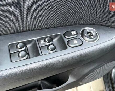 Черный Хендай i30, объемом двигателя 1.4 л и пробегом 145 тыс. км за 5999 $, фото 11 на Automoto.ua