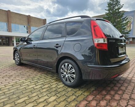 Черный Хендай i30, объемом двигателя 1.4 л и пробегом 157 тыс. км за 6700 $, фото 3 на Automoto.ua