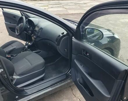 Чорний Хендай i30, об'ємом двигуна 1.4 л та пробігом 149 тис. км за 6100 $, фото 14 на Automoto.ua