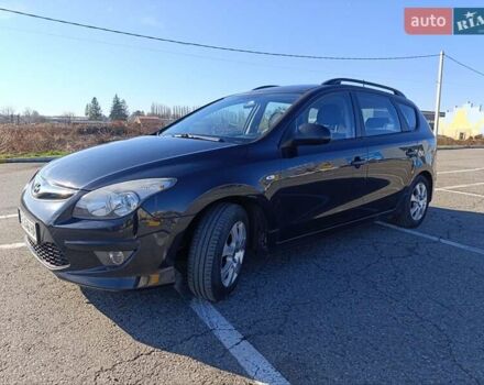 Черный Хендай i30, объемом двигателя 1.4 л и пробегом 237 тыс. км за 5600 $, фото 2 на Automoto.ua