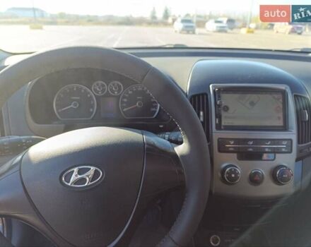 Черный Хендай i30, объемом двигателя 1.4 л и пробегом 237 тыс. км за 5600 $, фото 6 на Automoto.ua