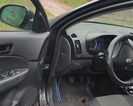 Черный Хендай i30, объемом двигателя 1.4 л и пробегом 216 тыс. км за 5650 $, фото 11 на Automoto.ua