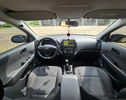 Черный Хендай i30, объемом двигателя 1.4 л и пробегом 157 тыс. км за 6700 $, фото 17 на Automoto.ua