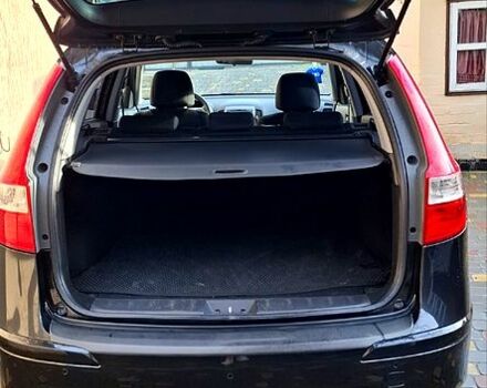 Черный Хендай i30, объемом двигателя 1.6 л и пробегом 212 тыс. км за 5800 $, фото 4 на Automoto.ua