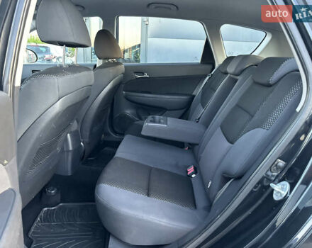 Черный Хендай i30, объемом двигателя 1.4 л и пробегом 162 тыс. км за 6450 $, фото 26 на Automoto.ua