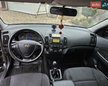 Черный Хендай i30, объемом двигателя 1.4 л и пробегом 154 тыс. км за 6700 $, фото 13 на Automoto.ua