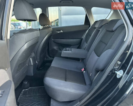 Черный Хендай i30, объемом двигателя 1.4 л и пробегом 162 тыс. км за 6450 $, фото 27 на Automoto.ua