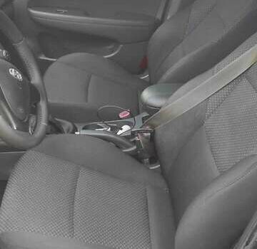 Черный Хендай i30, объемом двигателя 1.6 л и пробегом 241 тыс. км за 6400 $, фото 6 на Automoto.ua