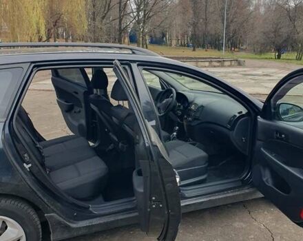 Чорний Хендай i30, об'ємом двигуна 1.4 л та пробігом 149 тис. км за 6100 $, фото 13 на Automoto.ua